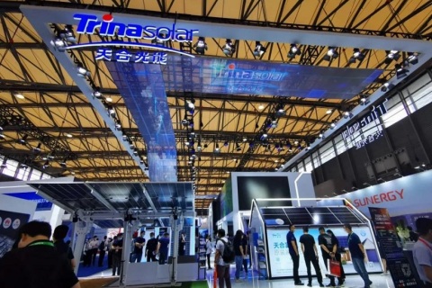 上海太阳能光伏与智慧能源大会暨展览会SNEC展会现场图片