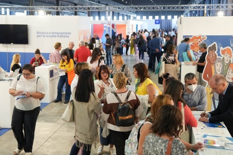 德国科隆教育装备展览会展会现场图片