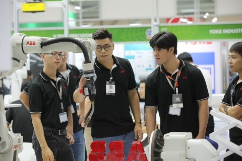 越南河内工业机械制造展览会展会现场图片