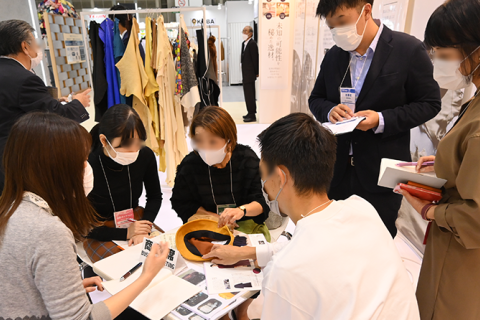 日本东京纺织服装面料辅料展览会展会现场图片