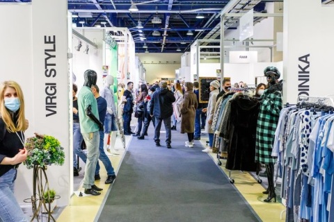 俄罗斯时尚服装服饰展览会展会现场图片