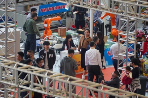 中国顺德(伦教)国际木工机械暨家具原辅材料博览会展会现场图片