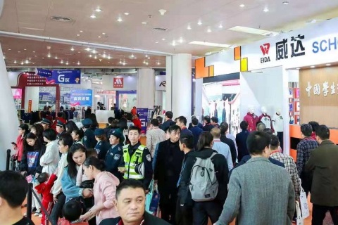中国(石狮)校园服饰展览会展会现场图片